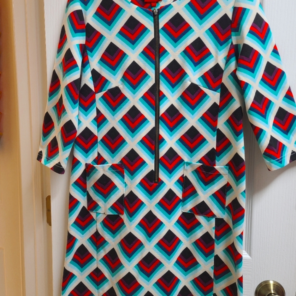 Tracy Negoshian Geometric print Front Full Zip Size: S Dress